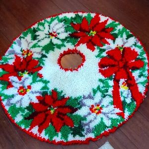 33 inch vintage latch hook tree skirt